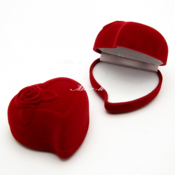 Коробки бархатні 1 шт. (6 х 6 х 3.5 см.) 5-2879